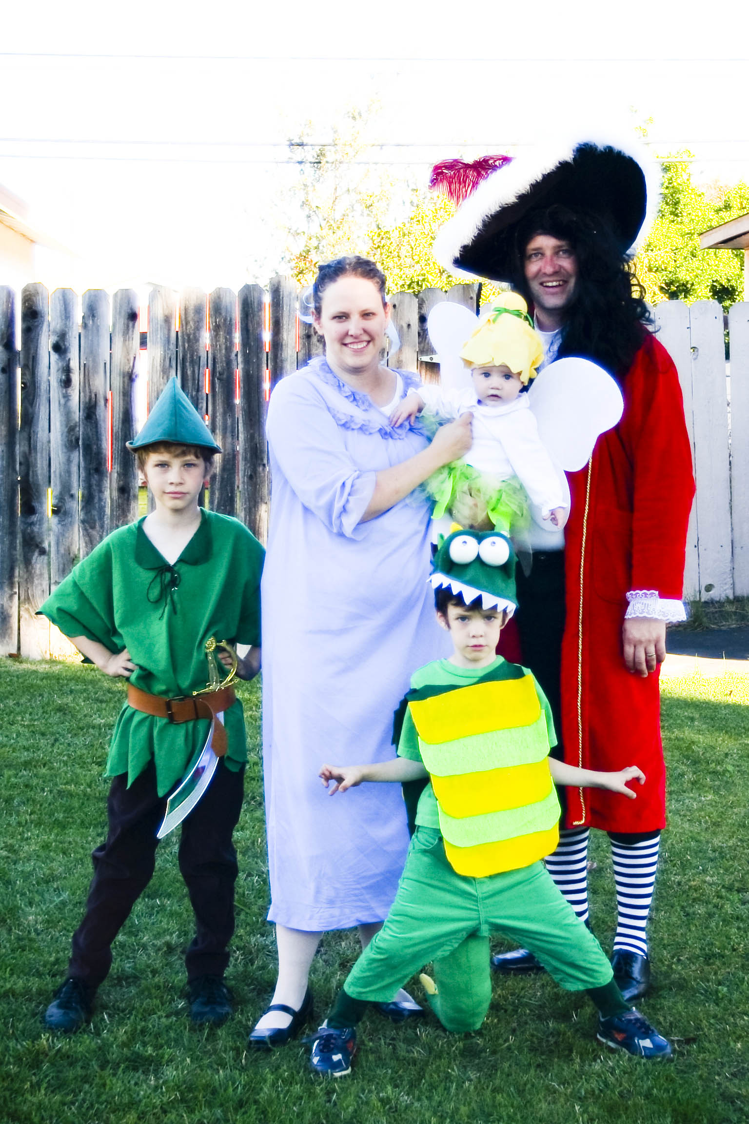 10 Tips for Family Theme costumes - Pulling Curls