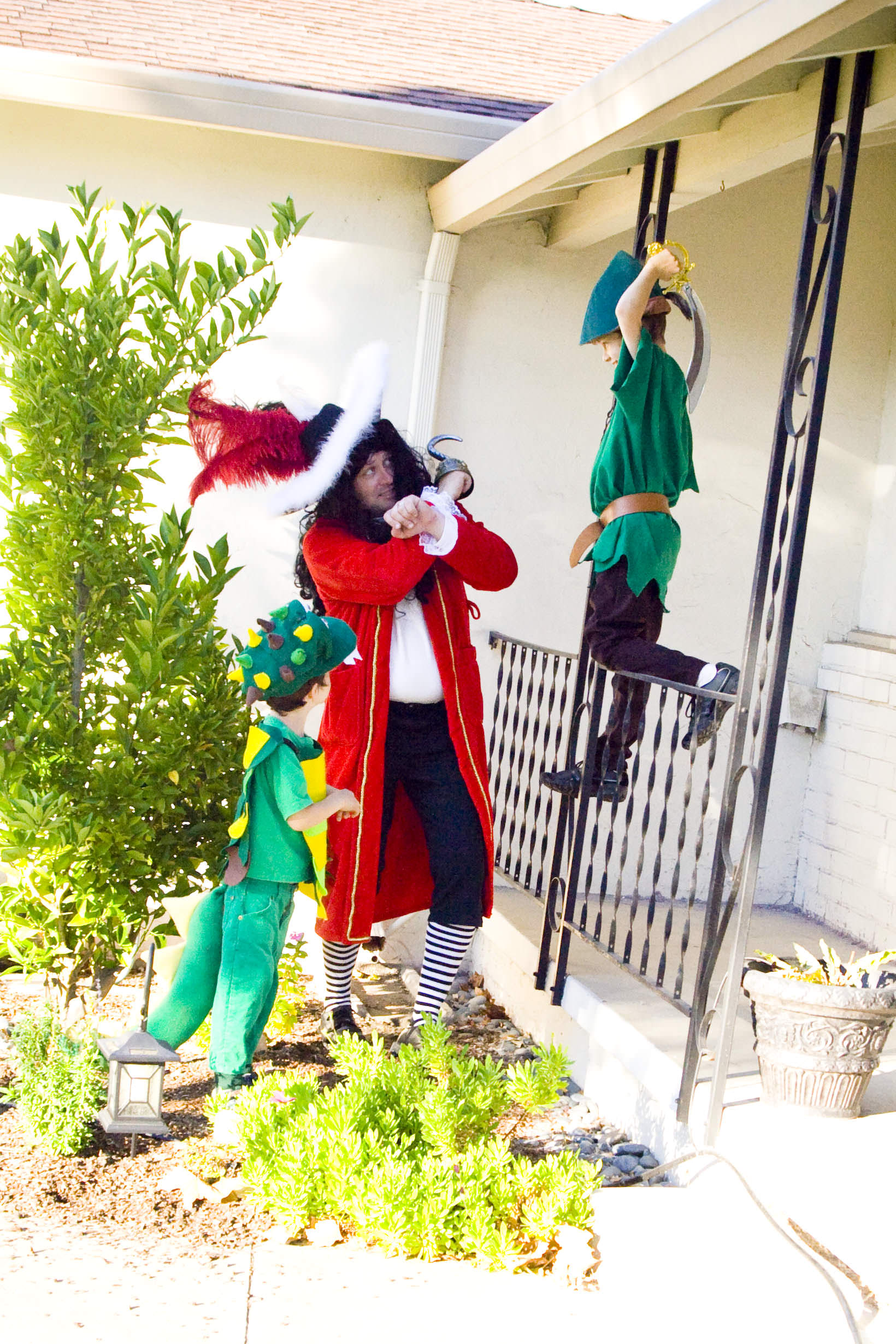DIY Captain Hook Costume {simple ideas for fast costumes